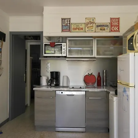 Apartment 4p, 2minutes Plage, 28m2, 2chambres, Terrasse, Bas De Saint Pierre La Mer Fleury (Aude)